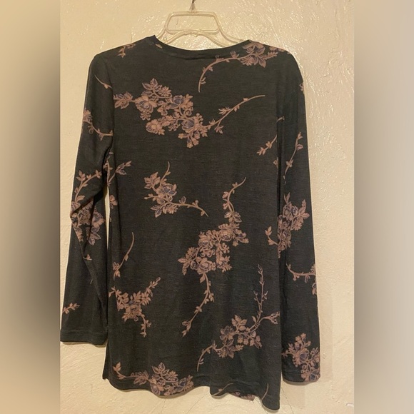 Classics by Carol Anderson 2 piece Set - Picture 2 of 4